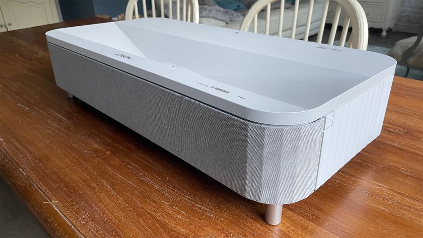 UST projector: Epson EpiqVision EH-LS800W